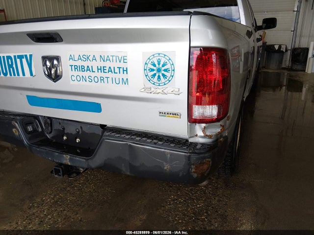 1C6RR7FG4JS297135 RAM 1500 Tradesman 4x4 6&#039;4 Box