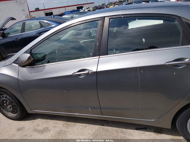 Продаж на аукціоні авто 2017 Hyundai Elantra Gt, vin: KMHD35LH4HU367488, номер лоту: 45282013