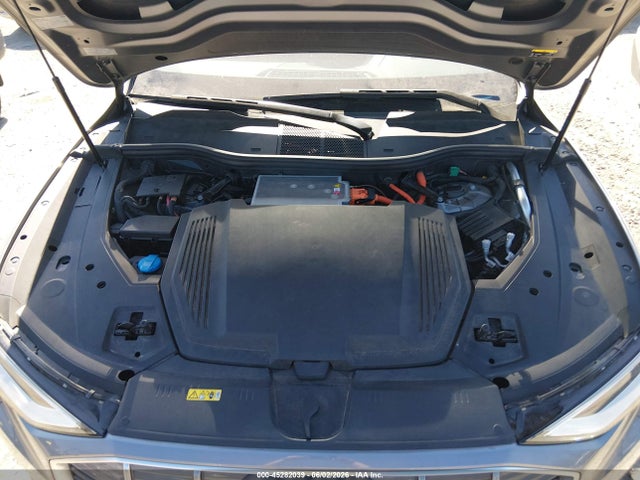 Продажа на аукционе авто 2019 Audi E-tron Premium Plus, vin: WA1LABGE5KB021273, номер лота: 45282039
