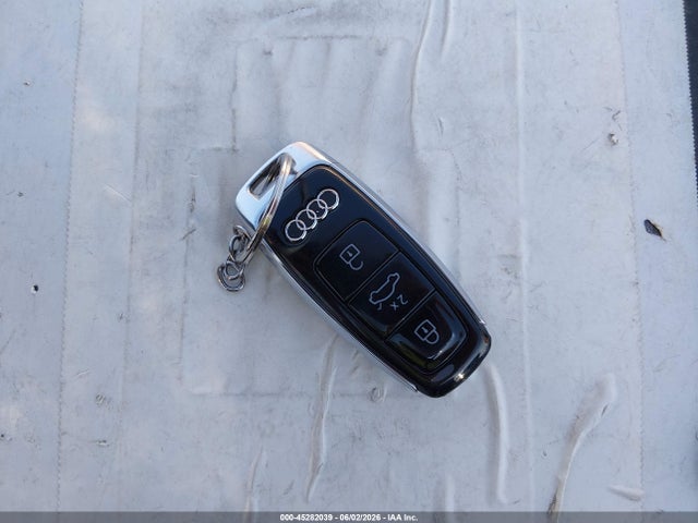 Продажа на аукционе авто 2019 Audi E-tron Premium Plus, vin: WA1LABGE5KB021273, номер лота: 45282039