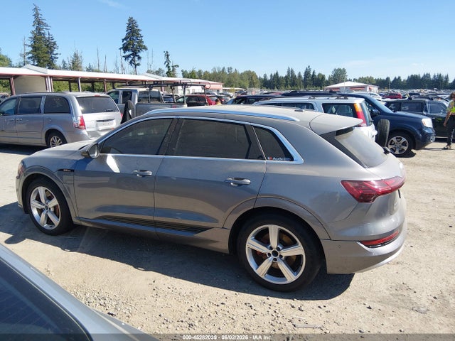 Продажа на аукционе авто 2019 Audi E-tron Premium Plus, vin: WA1LABGE5KB021273, номер лота: 45282039