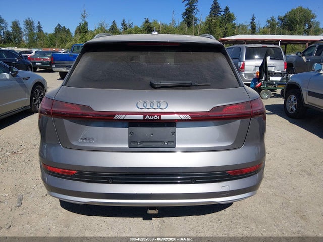 Продажа на аукционе авто 2019 Audi E-tron Premium Plus, vin: WA1LABGE5KB021273, номер лота: 45282039