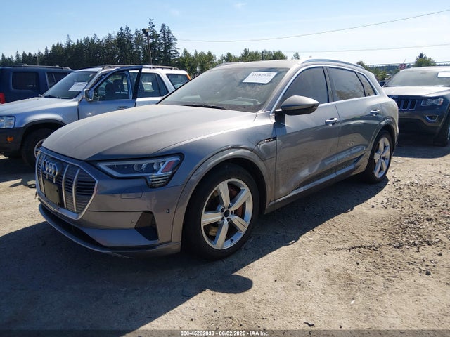 Продажа на аукционе авто 2019 Audi E-tron Premium Plus, vin: WA1LABGE5KB021273, номер лота: 45282039