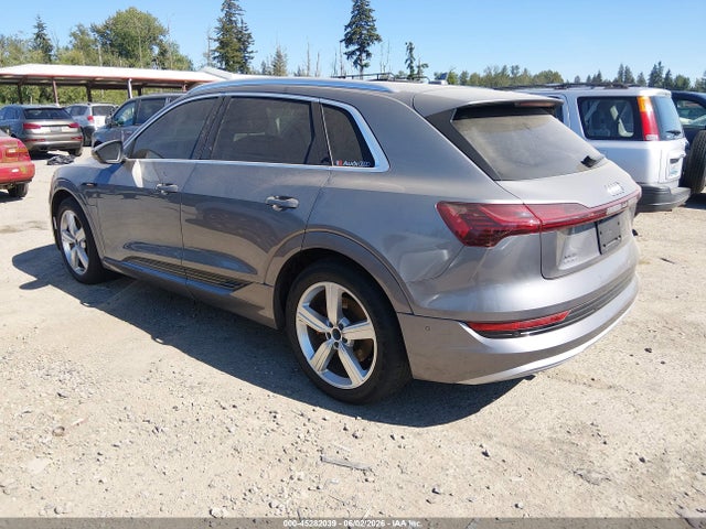 Продажа на аукционе авто 2019 Audi E-tron Premium Plus, vin: WA1LABGE5KB021273, номер лота: 45282039