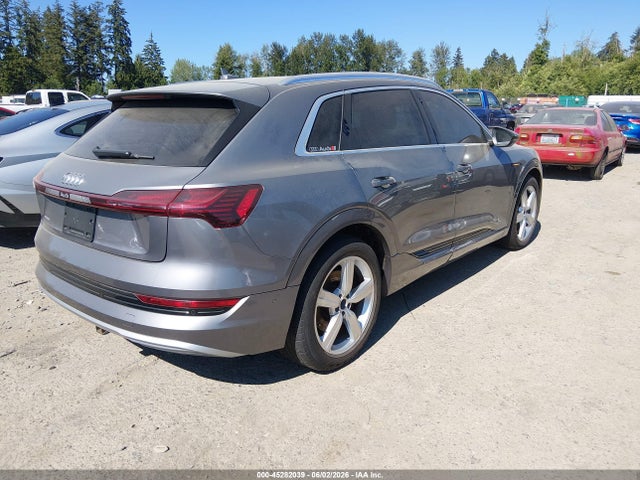 Продажа на аукционе авто 2019 Audi E-tron Premium Plus, vin: WA1LABGE5KB021273, номер лота: 45282039