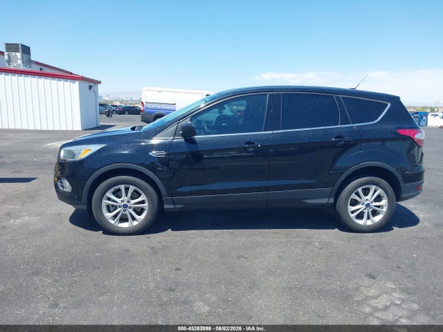 Ford ESCAPE SE 2017 1FMCU9GD3HUE50191 Image 17