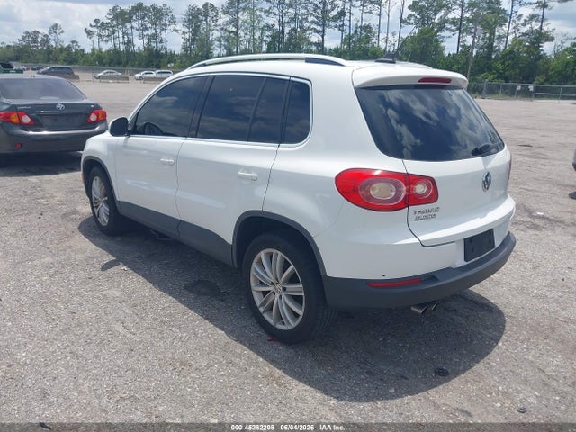 45282208 :رقم المزاد ، WVGAV7AX6BW547313 vin ، 2011 Volkswagen Tiguan Se مزاد بيع