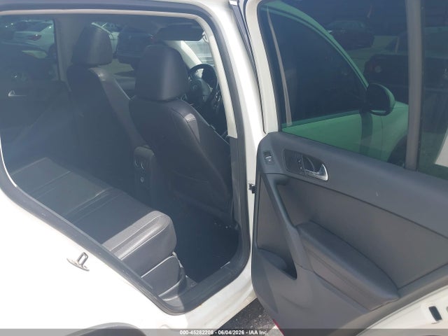 45282208 :رقم المزاد ، WVGAV7AX6BW547313 vin ، 2011 Volkswagen Tiguan Se مزاد بيع