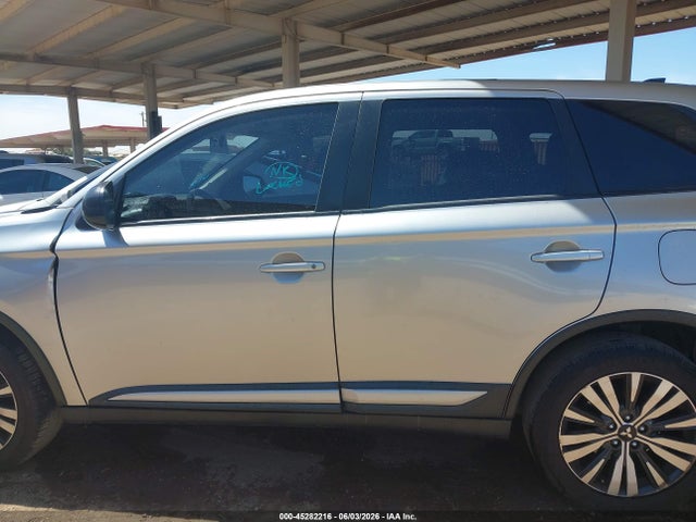 Mitsubishi Outlander Es 2019 JA4AD2A32KZ008266 Image 14