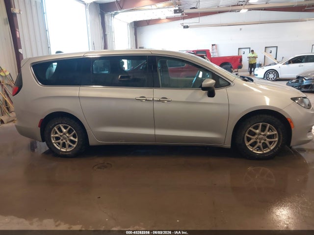 Продаж на аукціоні авто 2022 Chrysler Voyager Lx, vin: 2C4RC1CG6NR146509, номер лоту: 45282256