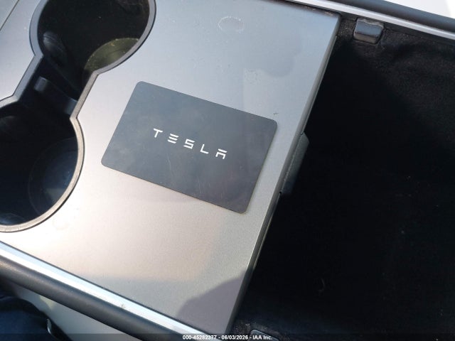 2022 Tesla Model Y Long Range Dual Motor All-wheel Drive მანქანა იყიდება აუქციონზე, vin: 7SAYGDEE4NF440065, აუქციონის ნომერი: 45282377