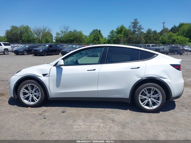 2022 Tesla Model Y Long Range Dual Motor All-wheel Drive მანქანა იყიდება აუქციონზე, vin: 7SAYGDEE4NF440065, აუქციონის ნომერი: 45282377