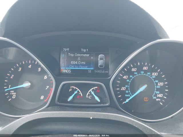 45282411 :رقم المزاد ، 1FMCU0GX0FUC41851 vin ، 2015 Ford Escape Se مزاد بيع