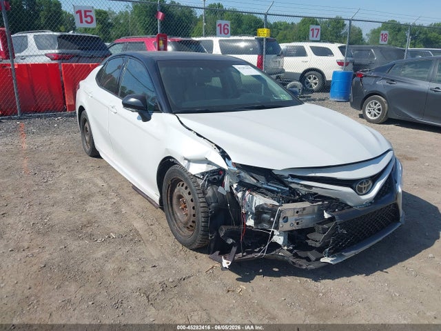 45282416 :رقم المزاد ، 4T1BZ1HK1JU011749 vin ، 2018 Toyota Camry Xse V6 مزاد بيع