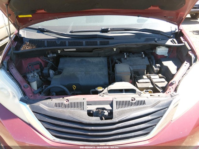 45282472 :رقم المزاد ، 5TDKK3DC7BS127479 vin ، 2011 Toyota Sienna Le V6 مزاد بيع