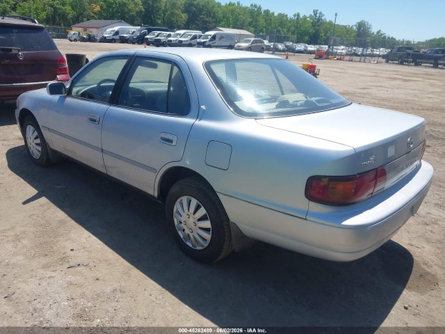 45282489 :رقم المزاد ، 4T1BG12K4TU740703 vin ، 1996 Toyota Camry Dx/le/xle مزاد بيع