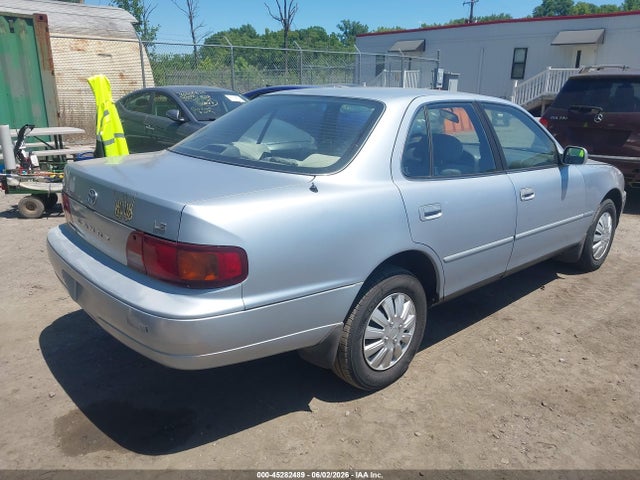 45282489 :رقم المزاد ، 4T1BG12K4TU740703 vin ، 1996 Toyota Camry Dx/le/xle مزاد بيع