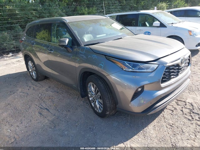Toyota Highlander Hybrid Platinum 2026 5TDEBRCH6TS705666 Image 1