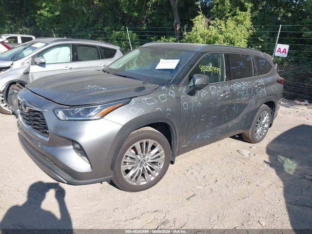 Toyota Highlander Hybrid Platinum 2026 5TDEBRCH6TS705666 Image 2