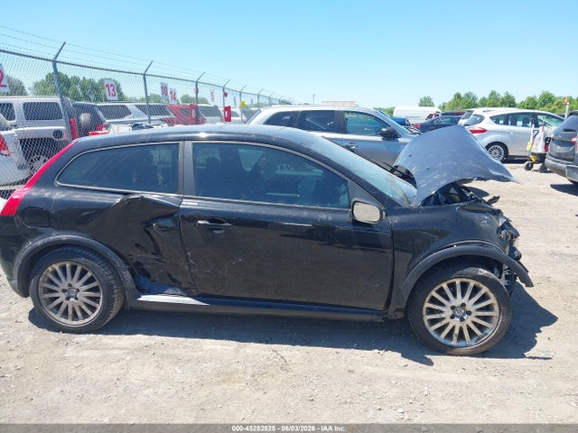 45282525 :رقم المزاد ، YV1672MKXB2224052 vin ، 2011 Volvo C30 مزاد بيع