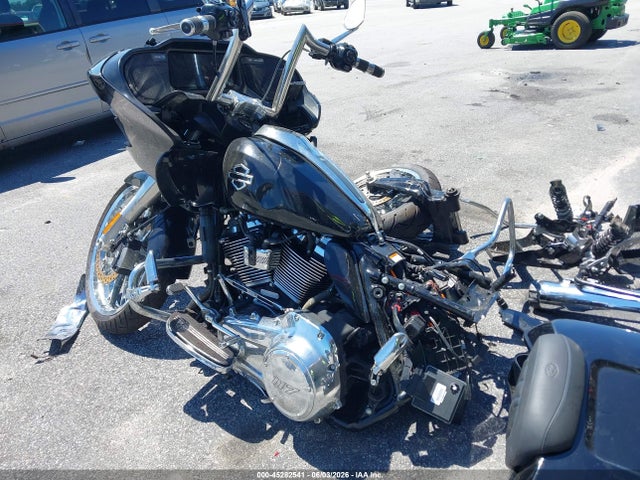 Harley-Davidson FLTRX 2024 1HD1KH716RB653198 Image 3