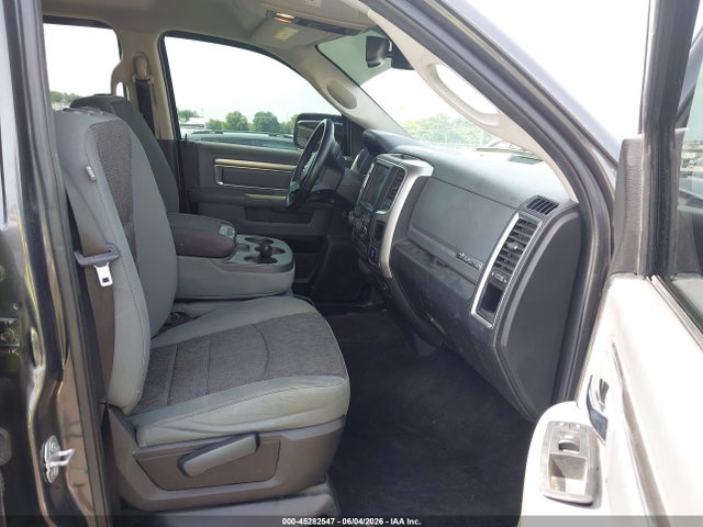 45282547 :رقم المزاد ، 1C6RR7LT8HS597644 vin ، 2017 Ram 1500 Big Horn  4x4 5'7 Box مزاد بيع