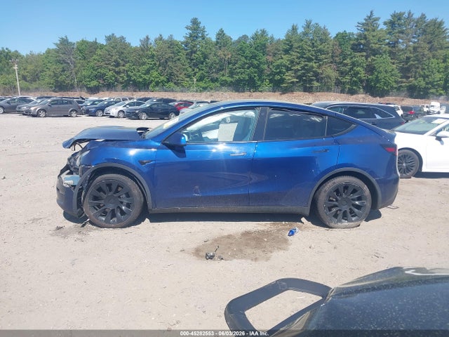 2022 Tesla Model Y Long Range Dual Motor All-wheel Drive მანქანა იყიდება აუქციონზე, vin: 7SAYGAEE4NF314416, აუქციონის ნომერი: 45282553