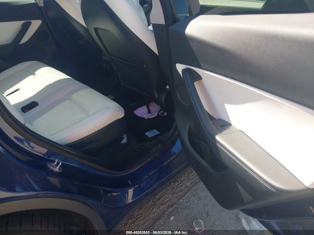 2022 Tesla Model Y Long Range Dual Motor All-wheel Drive მანქანა იყიდება აუქციონზე, vin: 7SAYGAEE4NF314416, აუქციონის ნომერი: 45282553