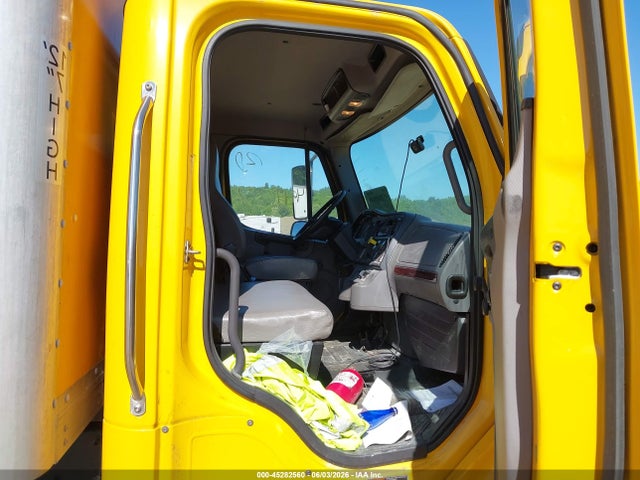 Продажа на аукционе авто 2019 Freightliner M2 106, vin: 1FVACWFCXKHKB8967, номер лота: 45282560