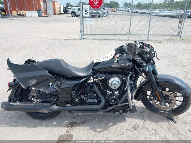 Harley-Davidson FLHXS 2019 1HD1KRP12KB612594 Image 11