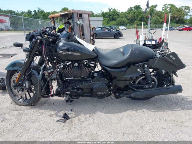 Harley-Davidson FLHXS 2019 1HD1KRP12KB612594 Image 12