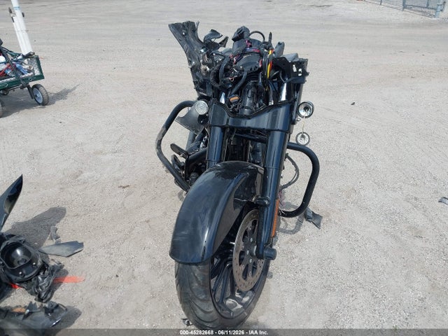 Harley-Davidson FLHXS 2019 1HD1KRP12KB612594 Image 5