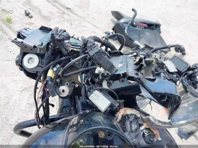 Harley-Davidson FLHXS 2019 1HD1KRP12KB612594 Image 7
