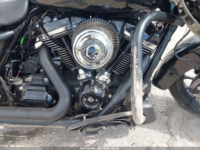Harley-Davidson FLHXS 2019 1HD1KRP12KB612594 Image 8