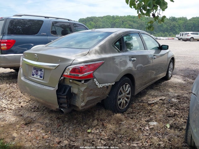 2015 Nissan Altima 2.5/2.5 S/2.5 Sl/2.5 Sv მანქანა იყიდება აუქციონზე, vin: 1N4AL3AP1FC178117, აუქციონის ნომერი: 45282702