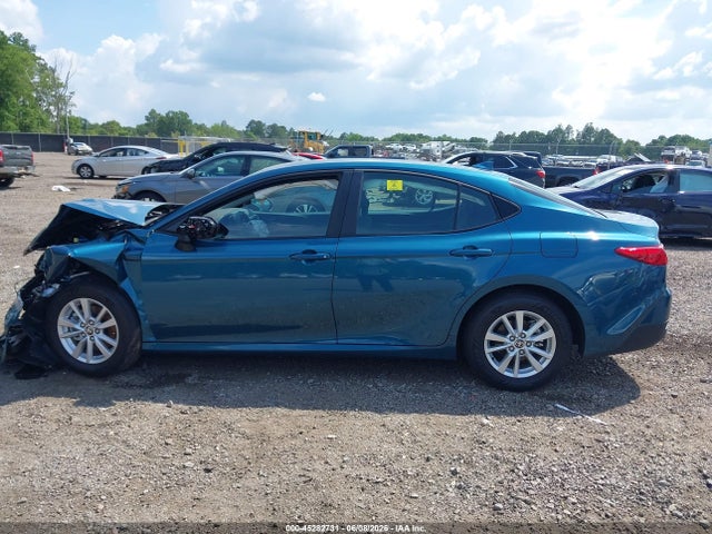 45282731 :رقم المزاد ، 4T1DAACK7SU186998 vin ، 2025 Toyota Camry Le مزاد بيع