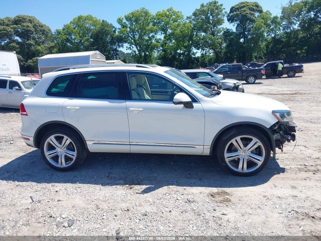 Продажа на аукционе авто 2017 Volkswagen Touareg V6 Executive, vin: WVGGF7BP3HD006259, номер лота: 45282745