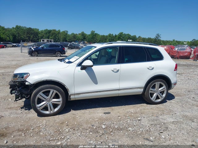 Продаж на аукціоні авто 2017 Volkswagen Touareg V6 Executive, vin: WVGGF7BP3HD006259, номер лоту: 45282745
