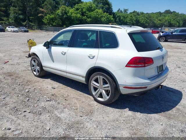 Продаж на аукціоні авто 2017 Volkswagen Touareg V6 Executive, vin: WVGGF7BP3HD006259, номер лоту: 45282745