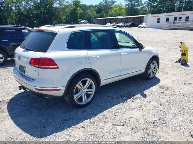 Продаж на аукціоні авто 2017 Volkswagen Touareg V6 Executive, vin: WVGGF7BP3HD006259, номер лоту: 45282745