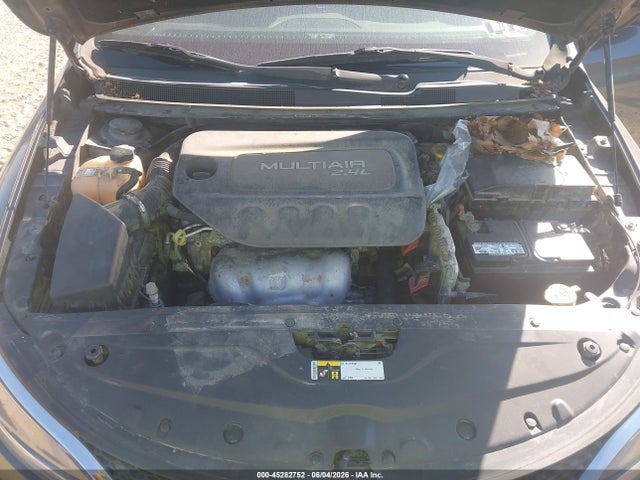45282752 :رقم المزاد ، 1C3CCCAB9FN725246 vin ، 2015 Chrysler 200 Limited مزاد بيع
