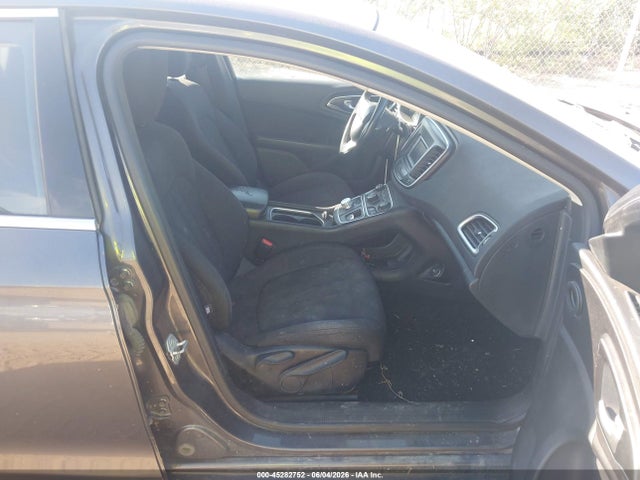 45282752 :رقم المزاد ، 1C3CCCAB9FN725246 vin ، 2015 Chrysler 200 Limited مزاد بيع