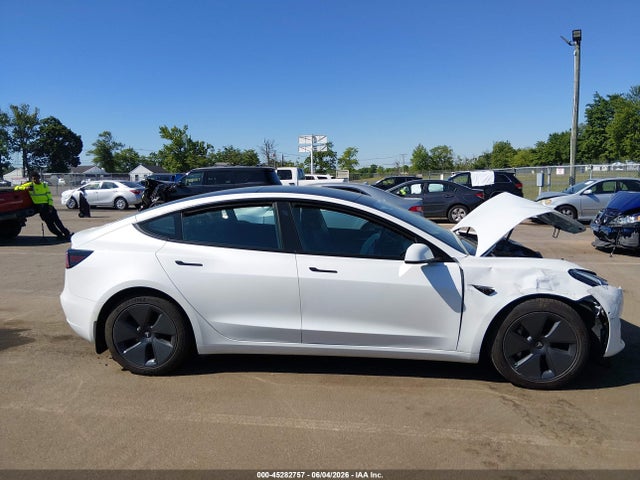 Tesla Model 3 Rear-wheel Drive 2022 5YJ3E1EA3NF323280 Image 12