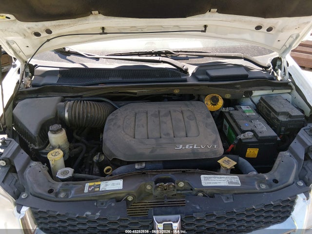 2015 Dodge Grand Caravan Sxt მანქანა იყიდება აუქციონზე, vin: 2C4RDGCG6FR630875, აუქციონის ნომერი: 45282836