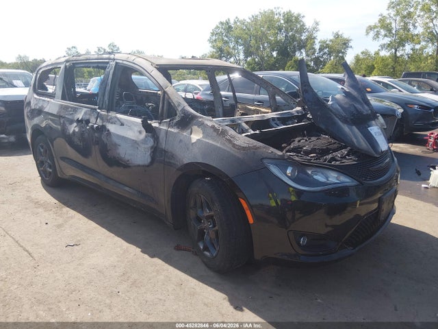 45282846 :رقم المزاد ، 2C4RC1EG5KR746236 vin ، 2019 Chrysler Pacifica 35th Anniversary Touring L Plus مزاد بيع