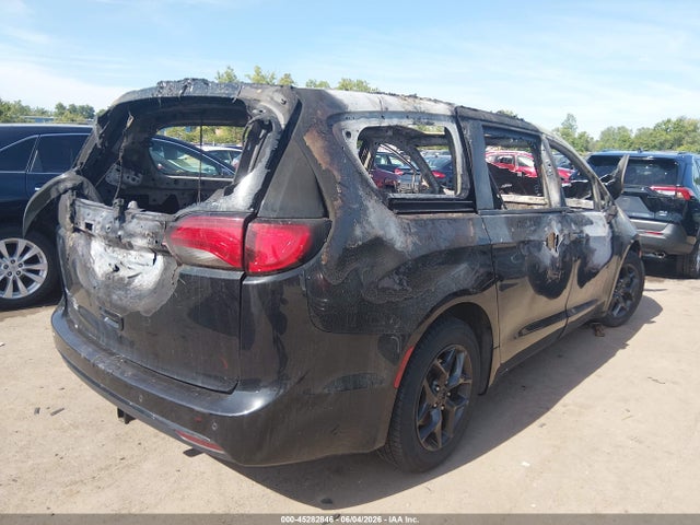 45282846 :رقم المزاد ، 2C4RC1EG5KR746236 vin ، 2019 Chrysler Pacifica 35th Anniversary Touring L Plus مزاد بيع