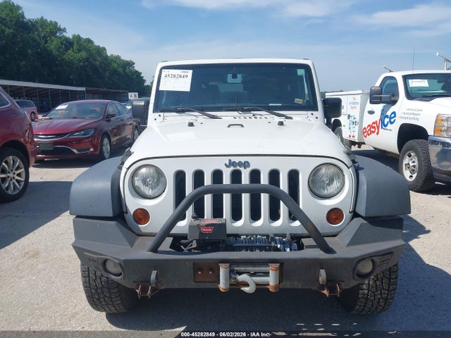 45282849 :رقم المزاد ، 1C4BJWCG8DL585013 vin ، 2013 Jeep Wrangler Rubicon مزاد بيع