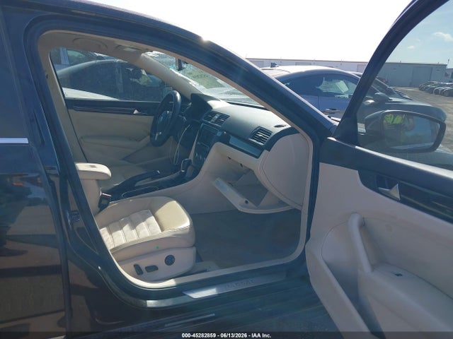 45282859 :رقم المزاد ، 1VWCN7A32EC070473 vin ، 2014 Volkswagen Passat 2.0l Tdi Sel Premium مزاد بيع