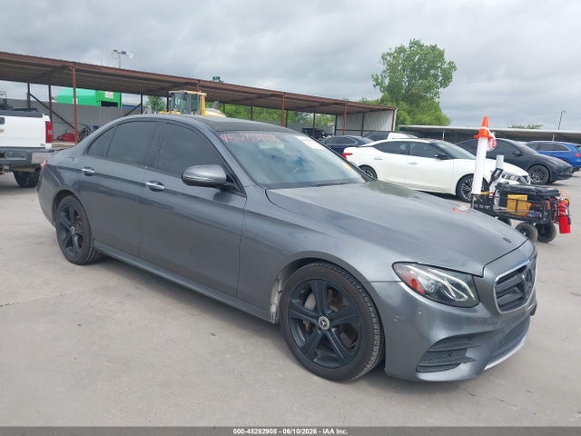 45282908 :رقم المزاد ، WDDZF4JB1HA080742 vin ، 2017 Mercedes-benz E 300 مزاد بيع