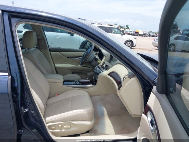 45282938 :رقم المزاد ، JN1BY1PPXHM170044 vin ، 2017 Infiniti Q70l 3.7 مزاد بيع